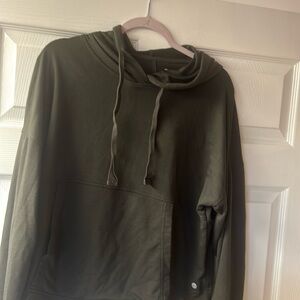 Women’s dark green workout top hoodie